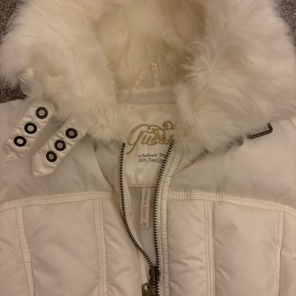 Guess Jeans Outerwear Puffer Vest w/ Fur Trim Size Medium Down Fill Off White - Picture 8 of 8